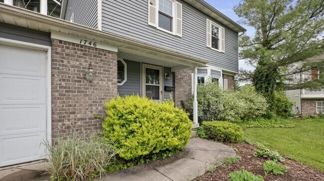 Foto del edificio - 1746 Andover Ln SE - East Grand Rapids Sch...