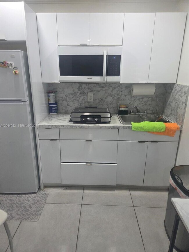 Foto del edificio - 1235 SW 136th Pl