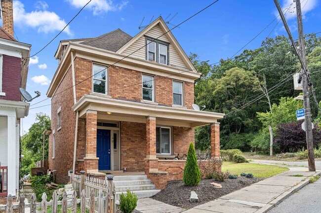 Foto del edificio - 4 Bed 1 Bath Single Family Home