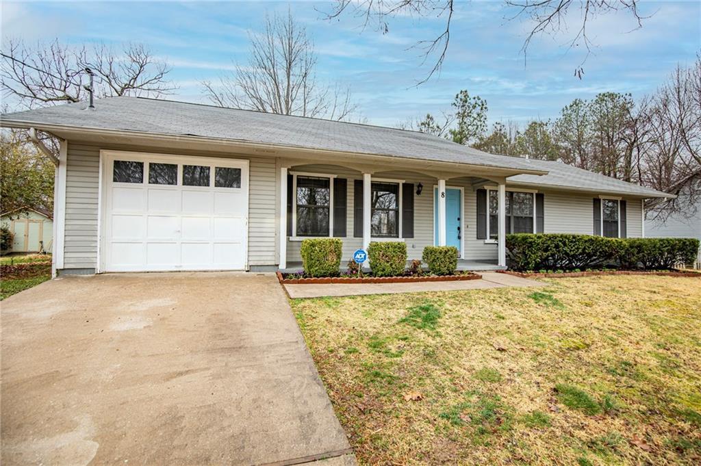 Primary Photo - 8 Oak Knoll Ln