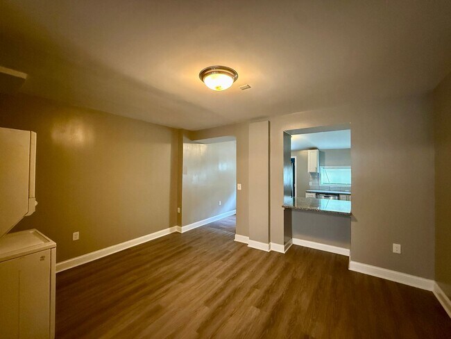 Foto del edificio - Move-In Ready 3BR Home with Modern Updates...