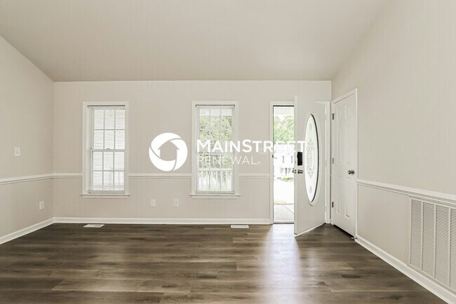 Building Photo - 3 Bedroom Pet-Friendly Home in THOMASVILLE, NC with Main Street Renewal
