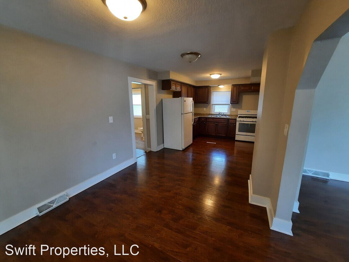 Foto principal - 3 br, 2 bath House - 2330 East 42nd Street