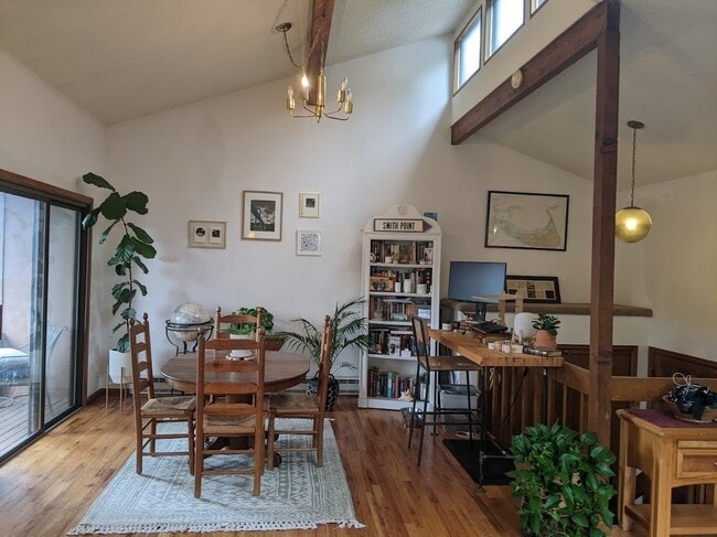 Building Photo - Great Location and Great Neighbors!!