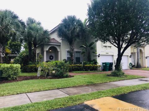 Foto principal - 8756 SW 3rd Ln