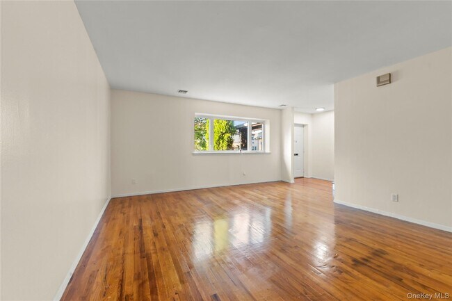 Foto del edificio - 110-32 63rd Rd