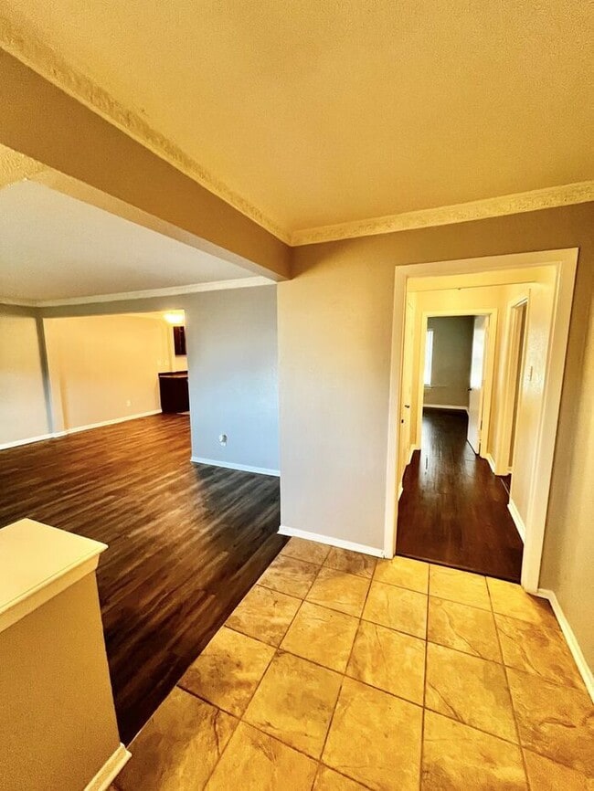 Foto del edificio - Beautiful and Spacious 3BR Condo with Mode...