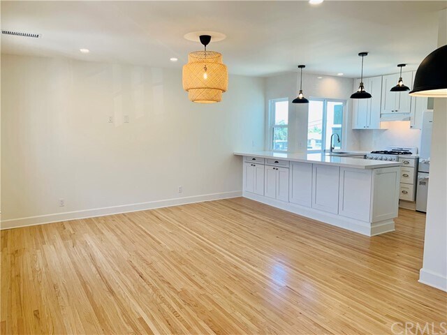Building Photo - 132 Avenida Del Mar
