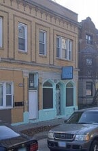 Building Photo - 1945 W 48th St