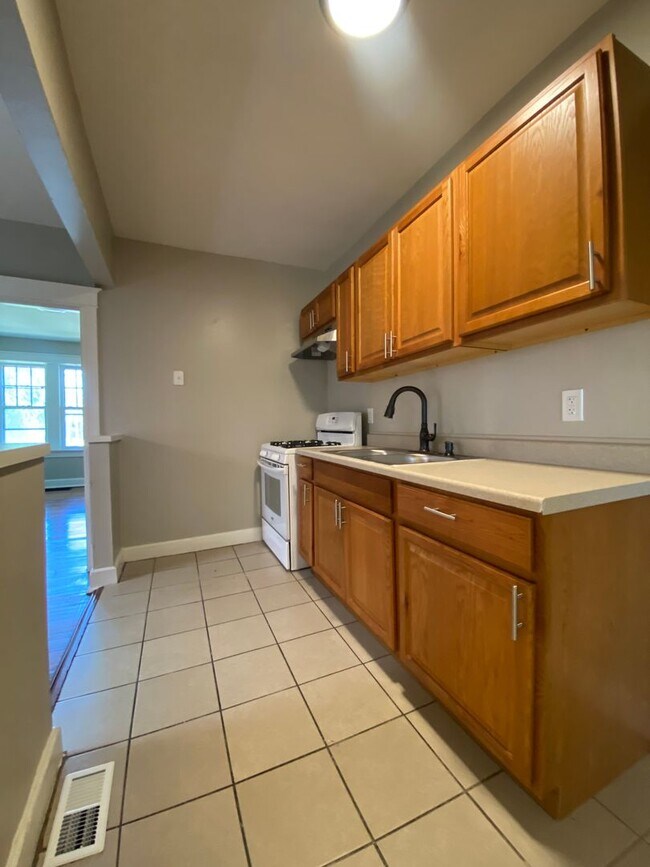 Foto del edificio - Charming 1 bedroom. Professionally Managed.