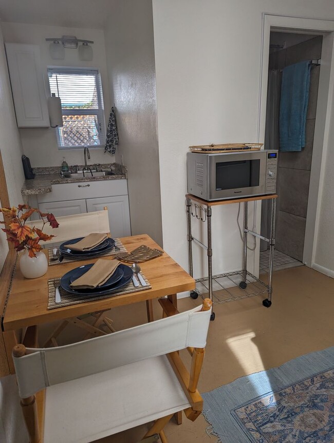 Foto del edificio - Great eastside location  1 Bedroom 1 Bath