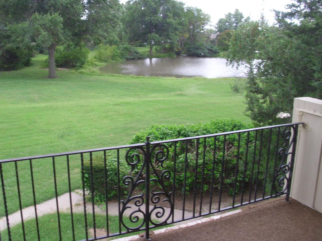 Balcony overlooking pond - 111 S Lakeside