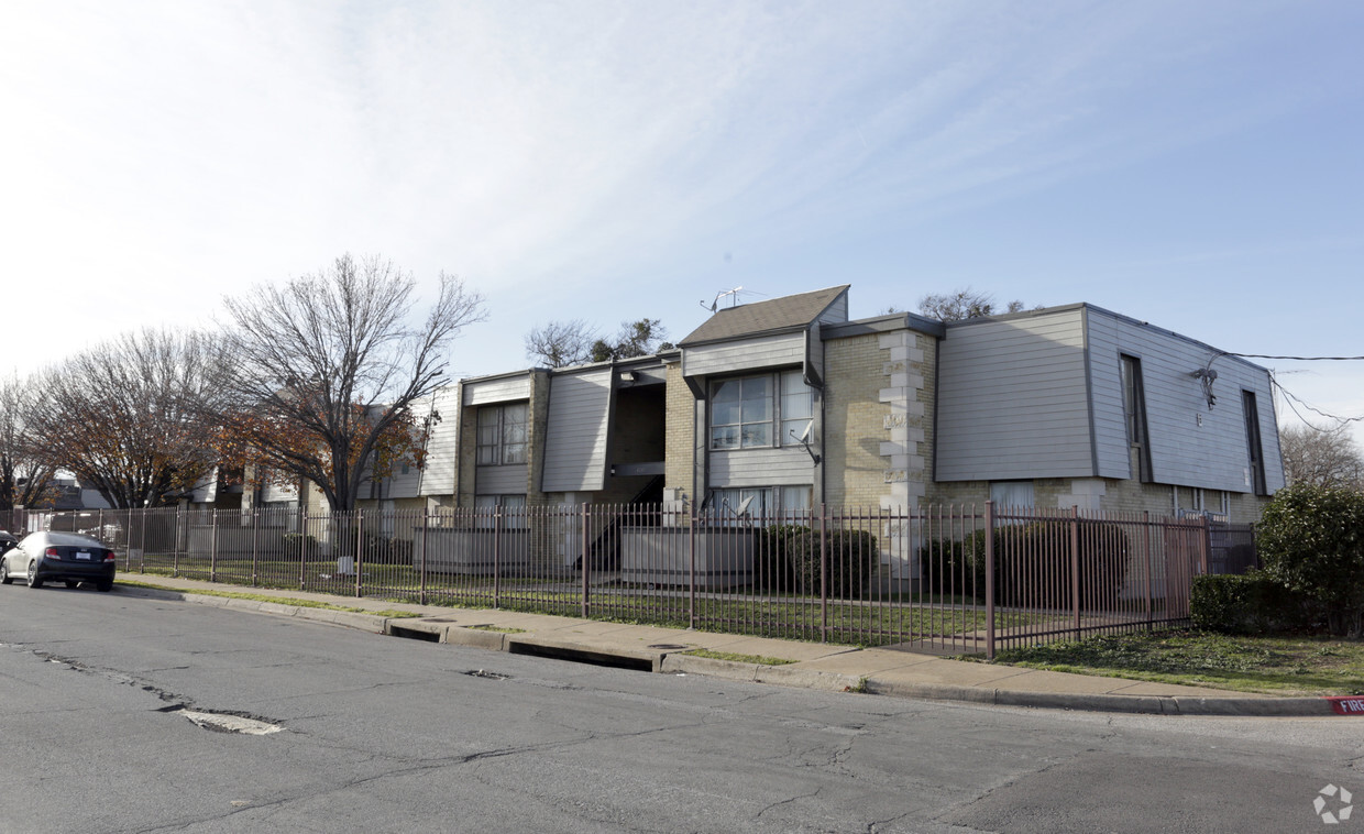 Primary Photo - Highland Park Apartments