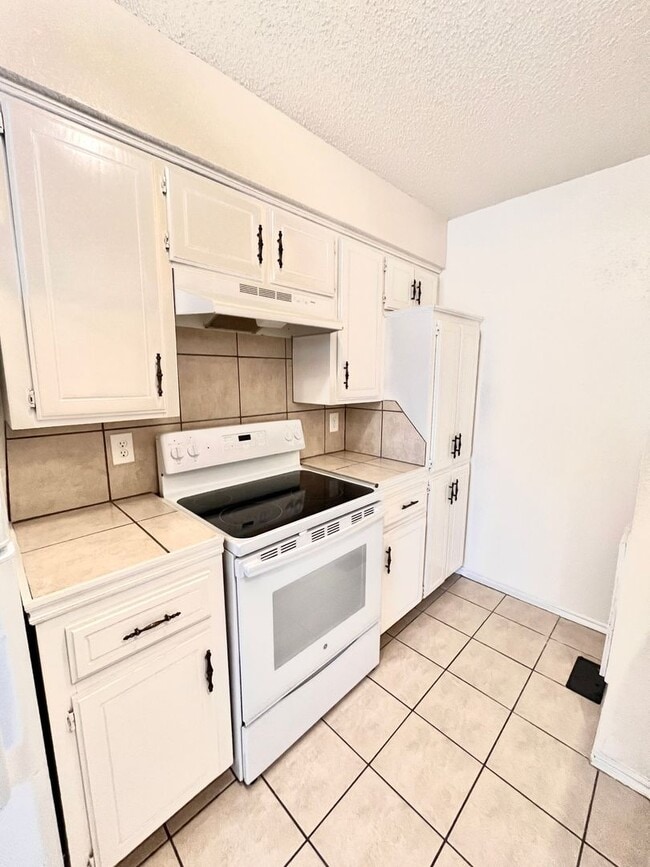 Building Photo - 905-907 Aspen