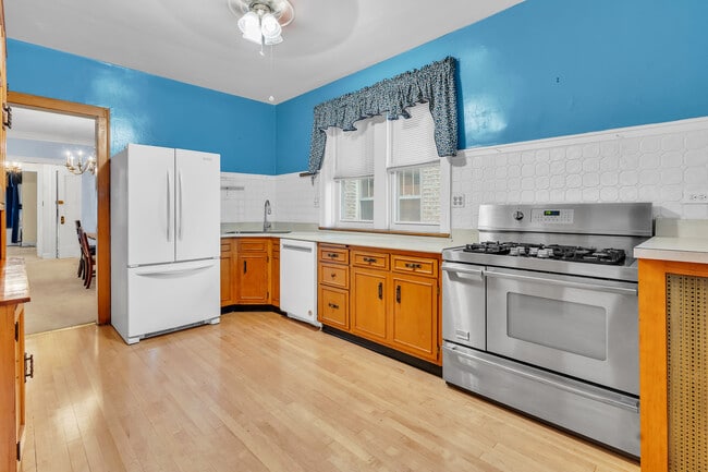 Foto del edificio - 5917 N Campbell Ave