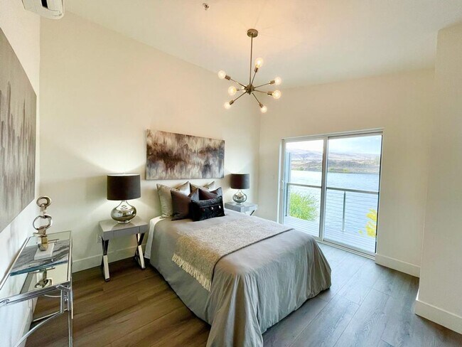 Foto del edificio - 3785-3787 Klindt Dr