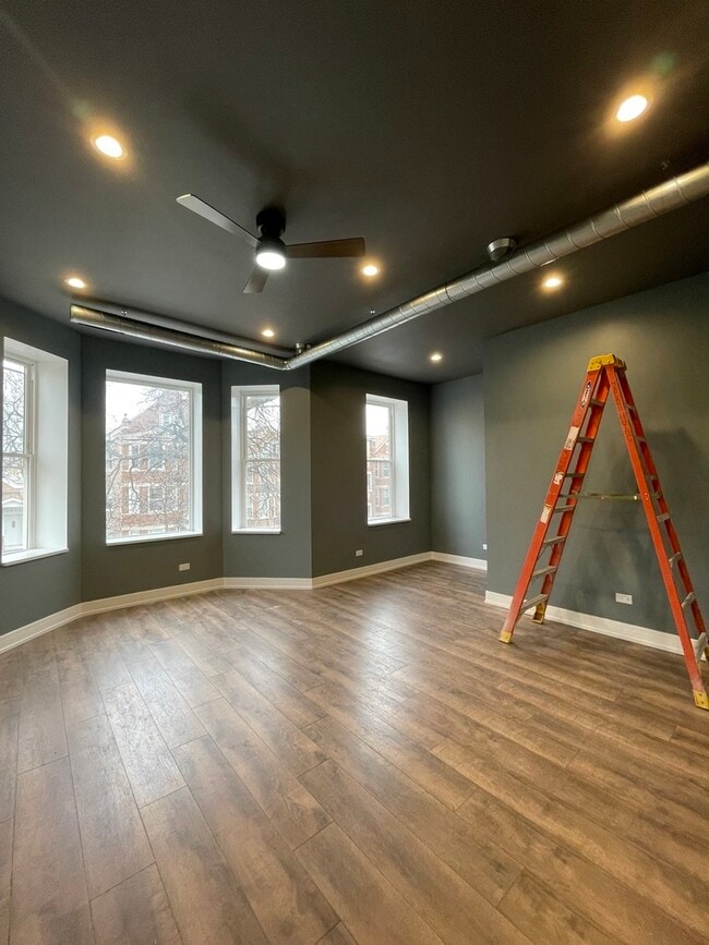 Building Photo - 1531 S Harding Ave