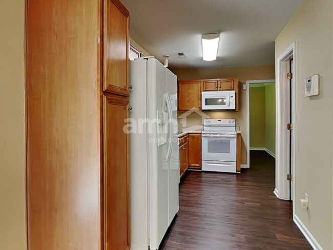 Building Photo - 14 Bluestem Ct