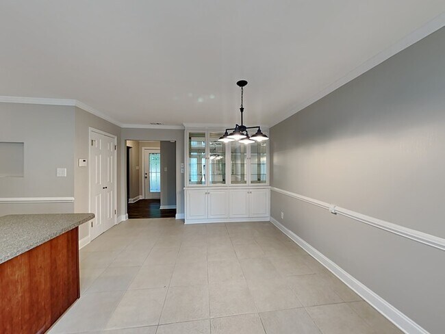 Foto del edificio - 100 Raymond St