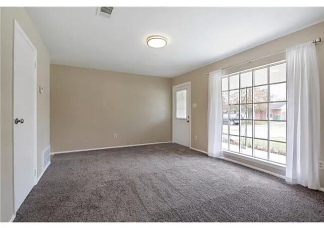 Building Photo - 169 Becky Dr
