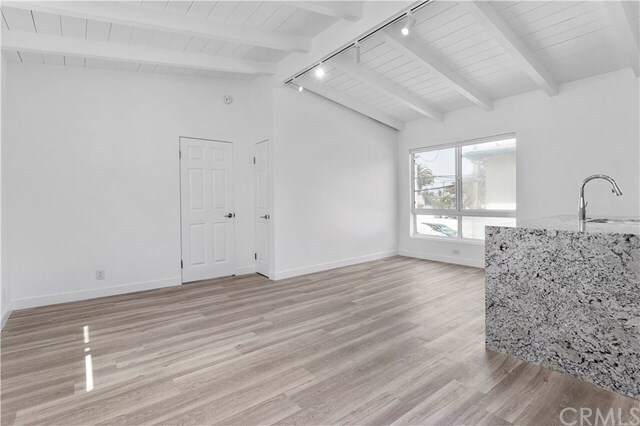 Building Photo - 217 10th St