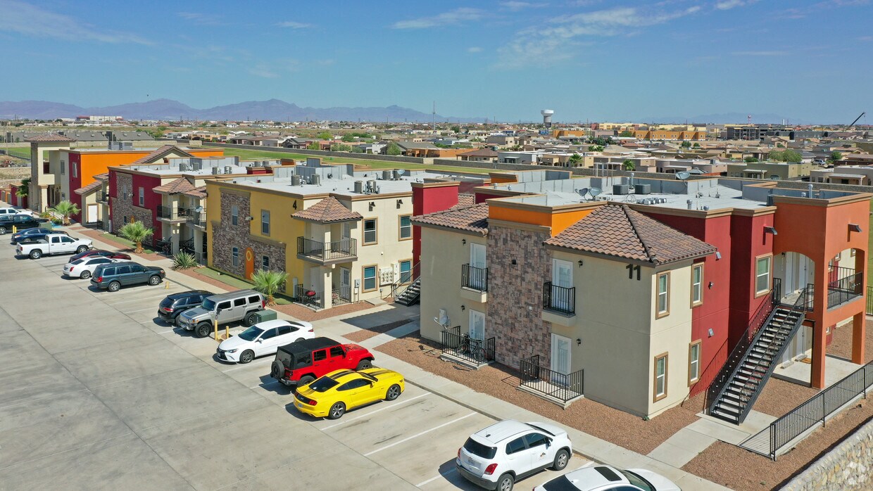 Los Balcones Apartments in El Paso, TX