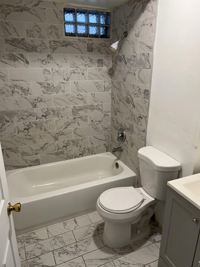 Foto del edificio - 167 Garfield Ave