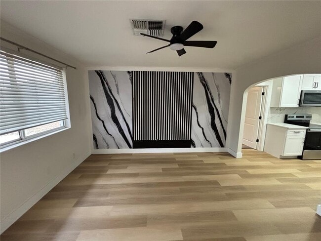 Building Photo - 1215 New York Ave