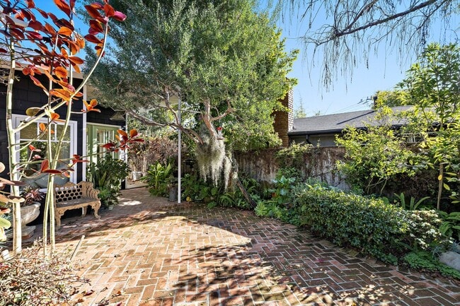 Building Photo - Bluebird Canyon Hidden Gem