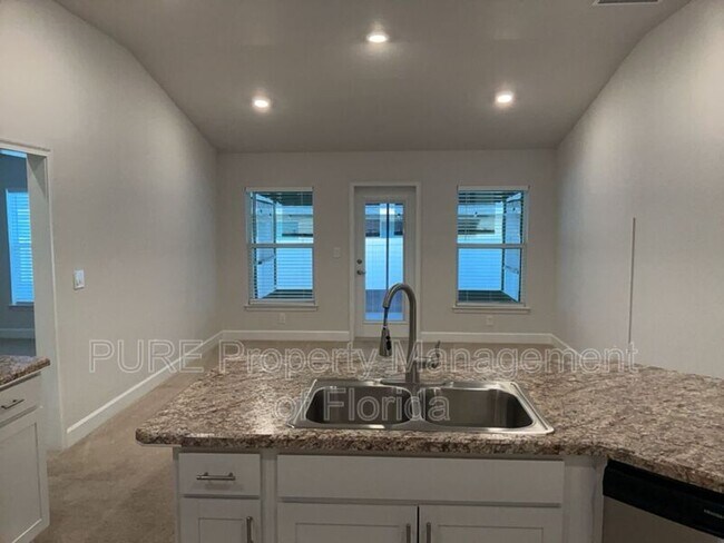 Building Photo - 4582 SE 25th Loop