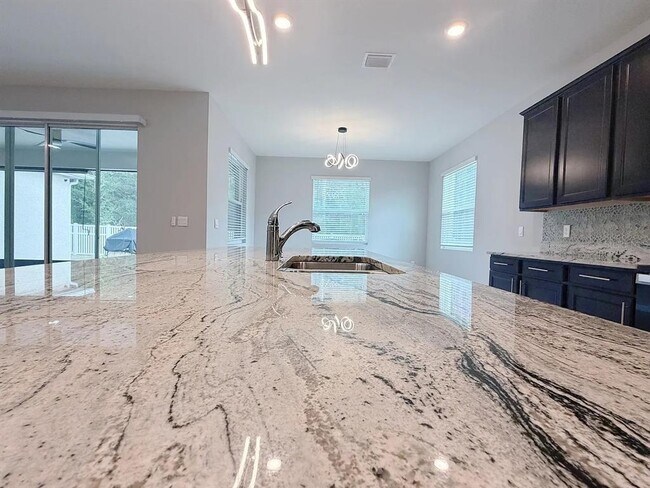 Foto del edificio - 535 SE 66th Terrace