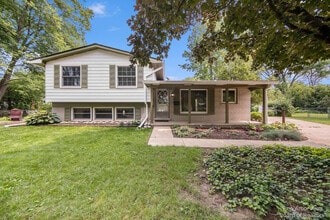 Building Photo - 2923 Burlington Ct