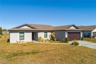 Building Photo - 839 Yellowbird Dr