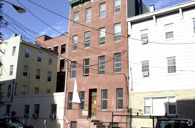 Foto del edificio - 358 3rd St
