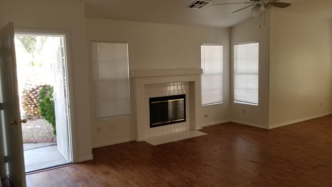 Foto del edificio - 6904 Luminary Dr