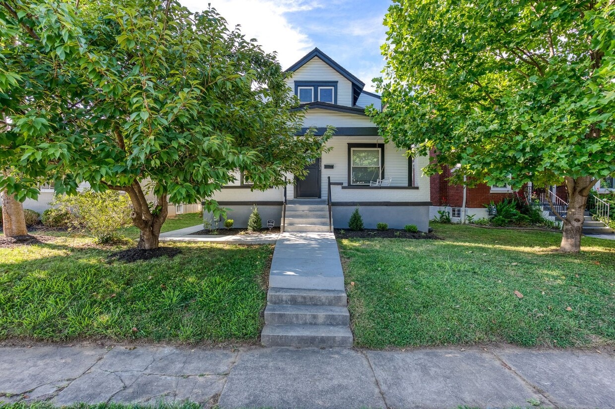 HOUSE FOR RENT - HOUSE FOR RENT