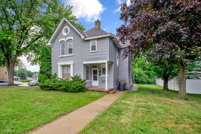 Foto del edificio - 3 br, 1 bath Triplex - 1104 N 5th St