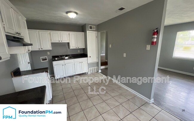 Building Photo - 923 Ledbetter Ave