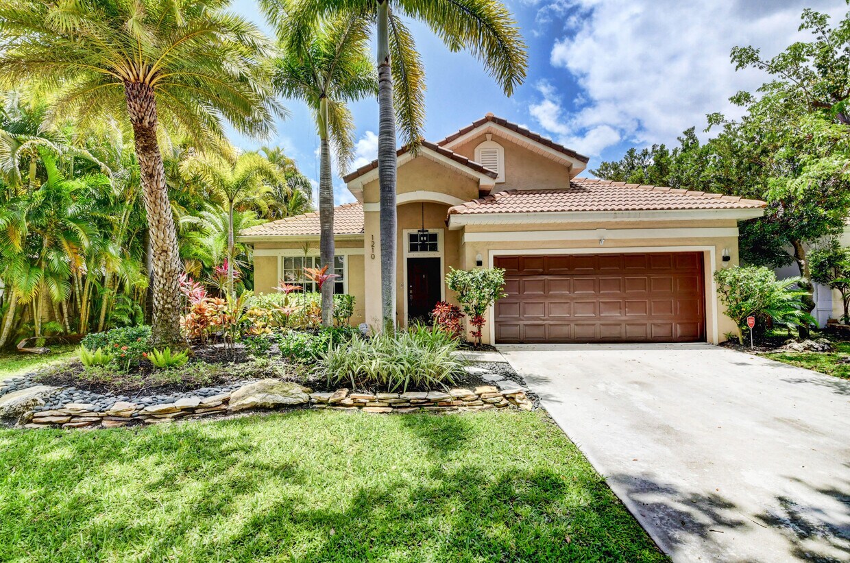 Primary Photo - 1210 Delray Lakes Dr