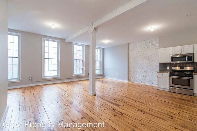 Foto del edificio - 2 br, 1 bath House - 11-13 S Strawberry St...