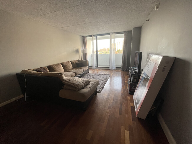 Foto del edificio - 5911 Edsall Rd