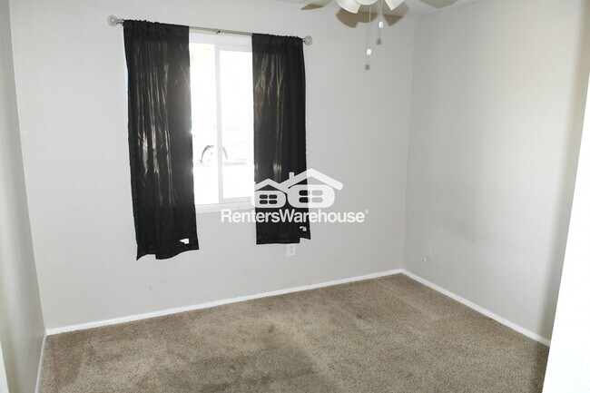 Foto del edificio - 1550 W Pershing Ave