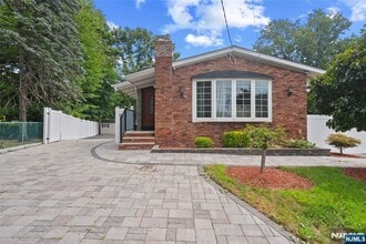 Building Photo - 26 Dapp Ct