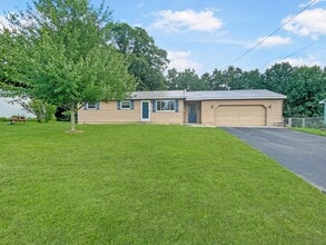 Building Photo - 2300 Elmer Dr NE
