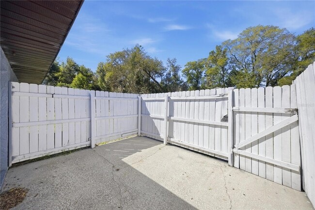 Foto del edificio - 1836 SW 109th Pl