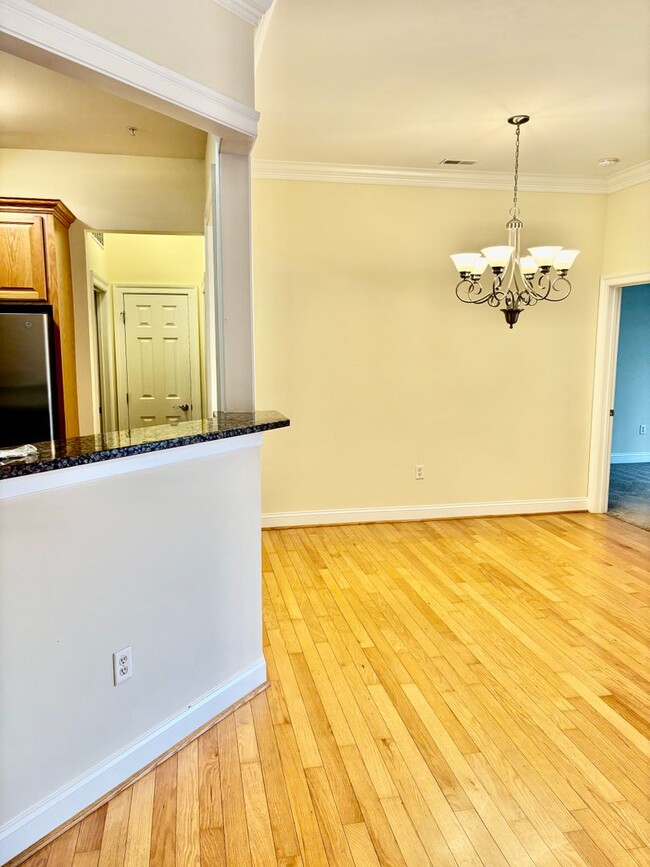Building Photo - 3 bedroom/ 2 bathroom- Bennington on the Park