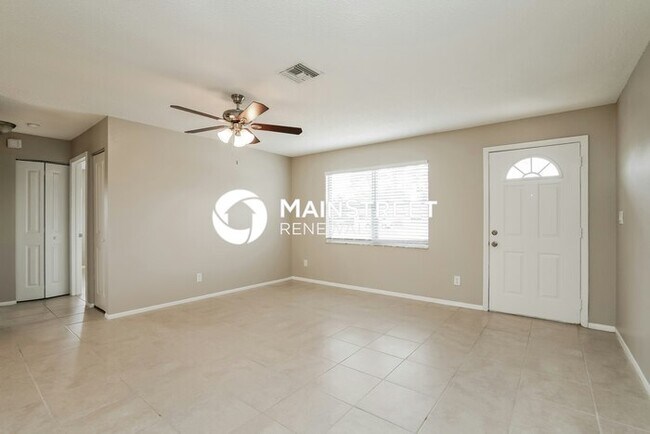 Foto del edificio - 3 Bedroom Pet-Friendly Home in Fort Myers, FL with Main Street Renewal