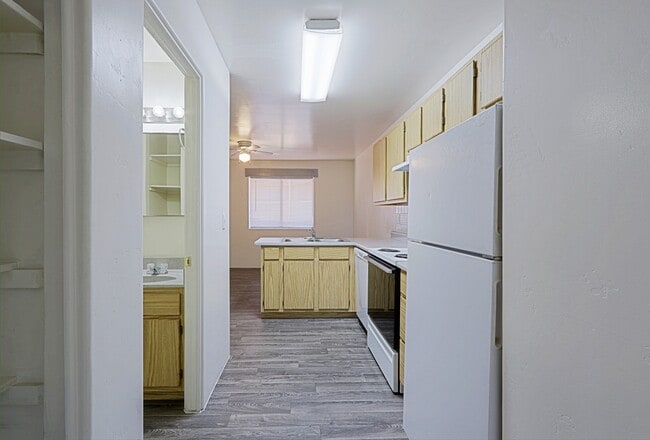 Interior Photo - Kokopelli Village I