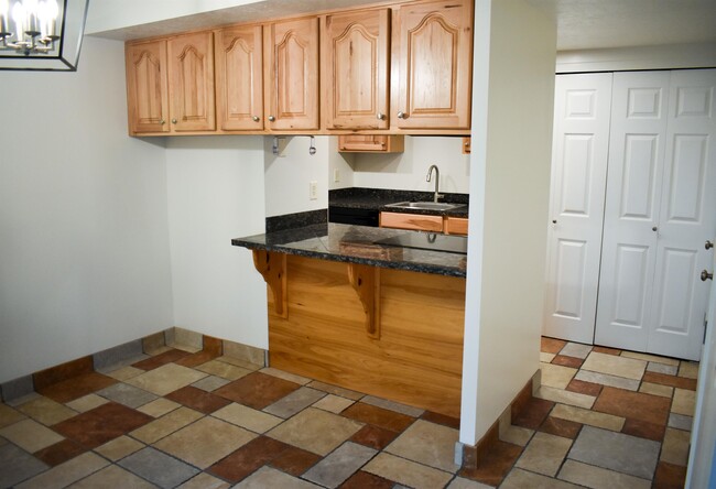 Building Photo - 5982 S Sultan Cir