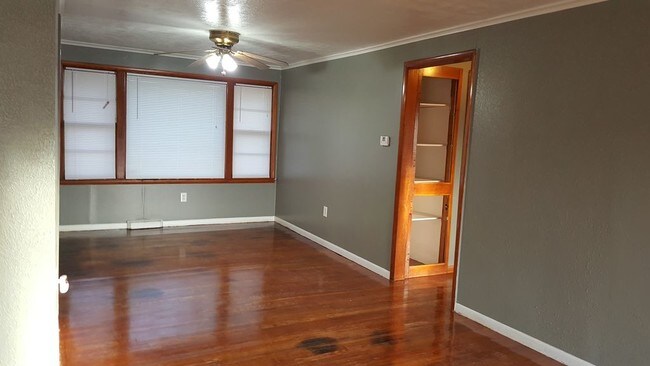 Foto del edificio - 11517 Greenwood Rd